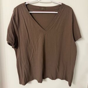 Mocha V-Neck Tee Large